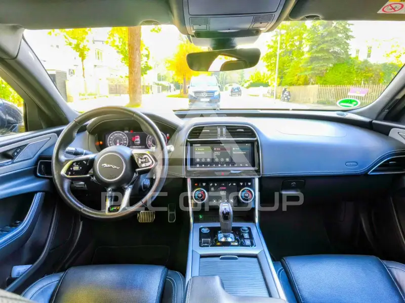 2019 Jaguar XE