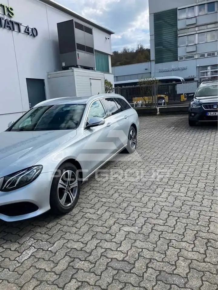 2019 Mercedes Benz E 220