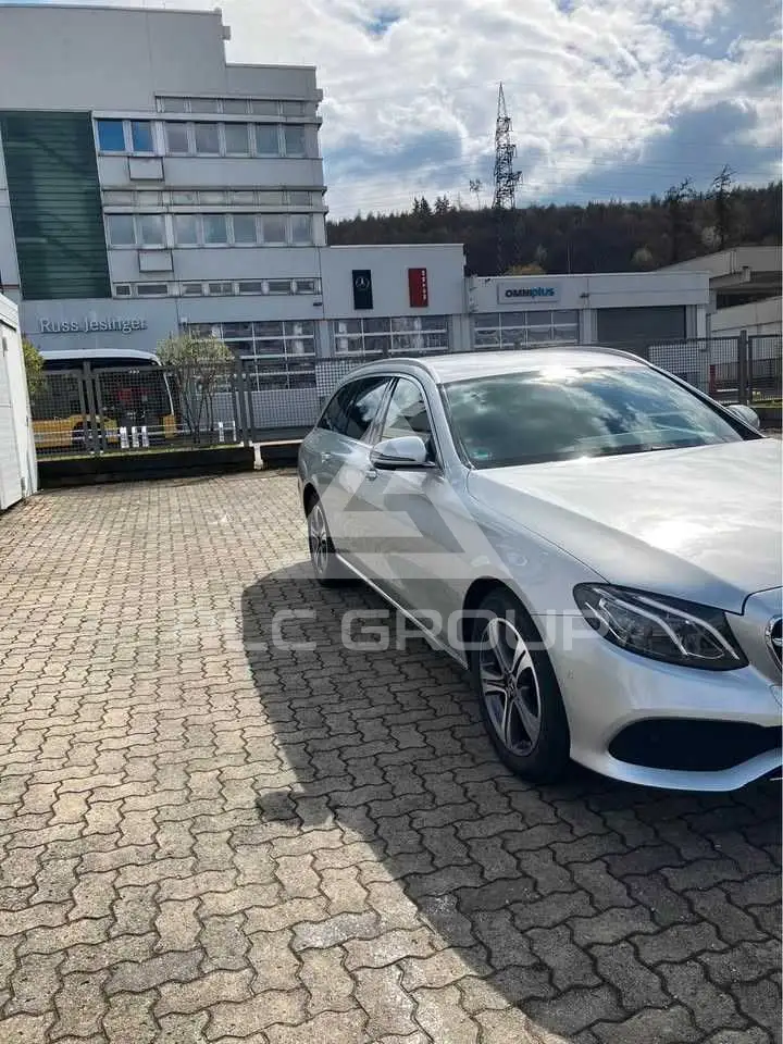 2019 Mercedes Benz E 220