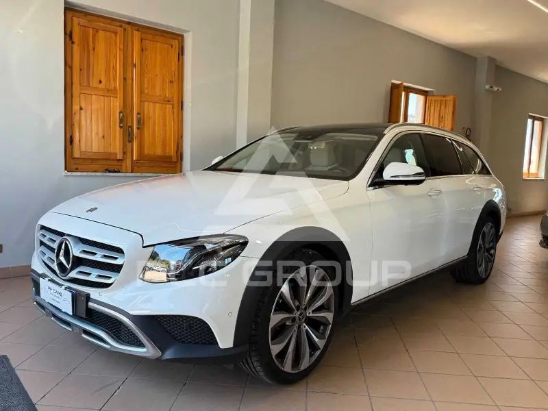 2019 Mercedes Benz E 220