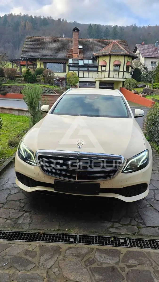 2019 Mercedes Benz E 220