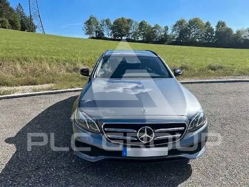 2019 Mercedes Benz E 220