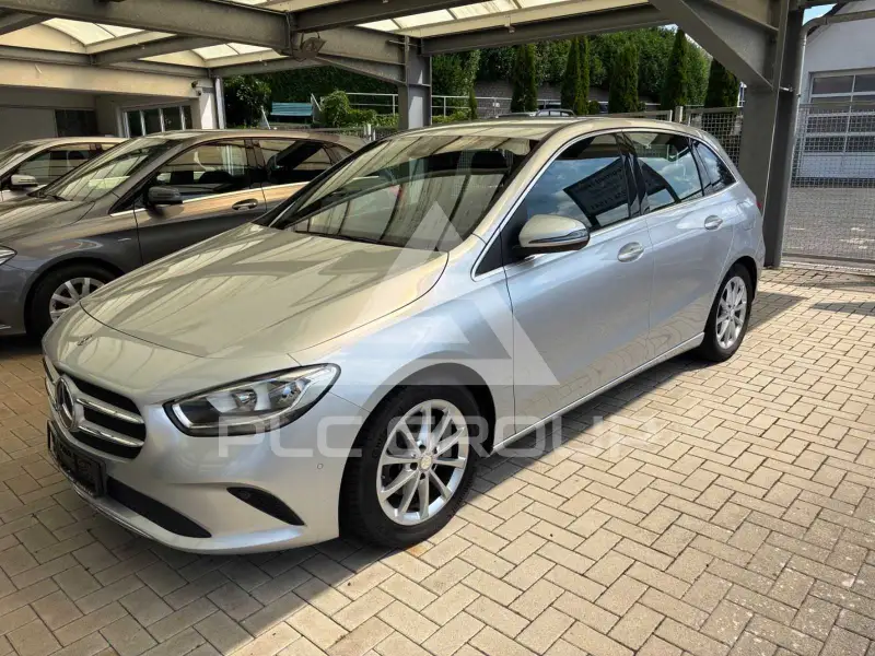 2019 Mercedes Benz B 180