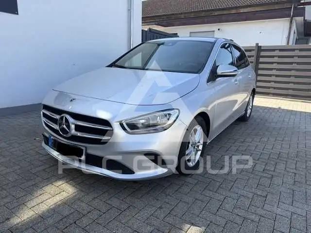 2019 Mercedes Benz B 180