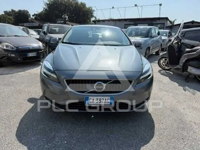 2019 Volvo V40