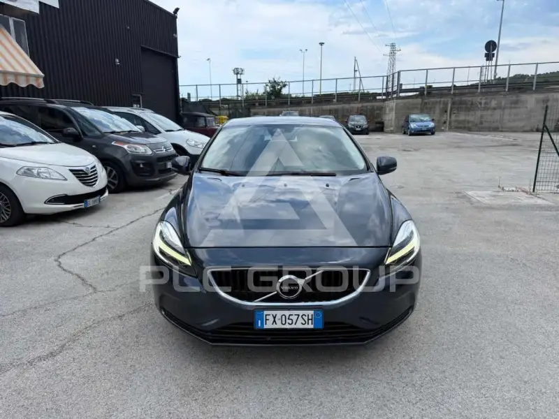 2019 Volvo V40