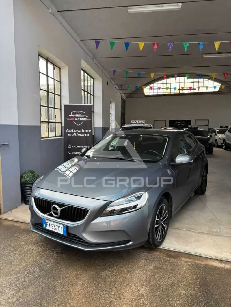 2019 Volvo V40