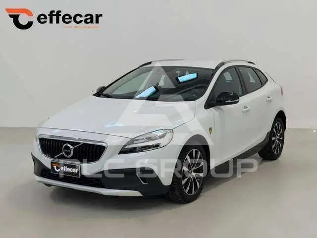 2019 Volvo V40