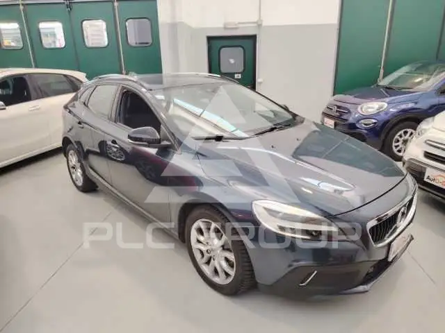 2019 Volvo V40