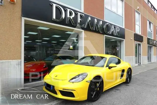 2019 Porsche Cayman
