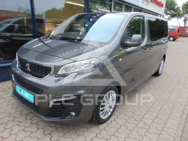 2019 Peugeot Traveller