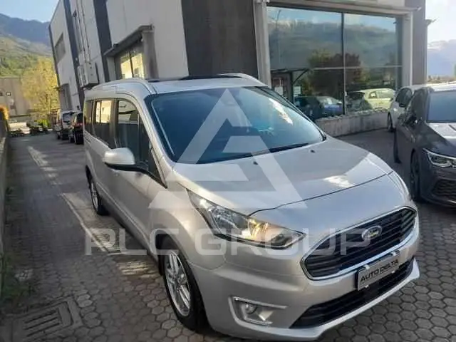 2019 Ford Tourneo