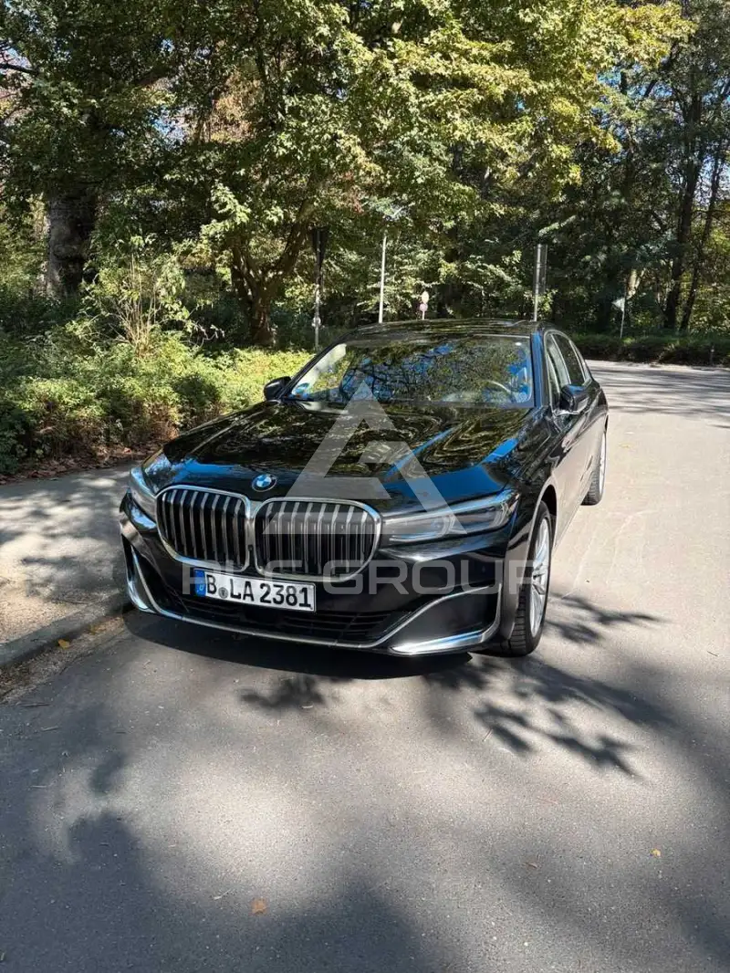 2020 BMW 740