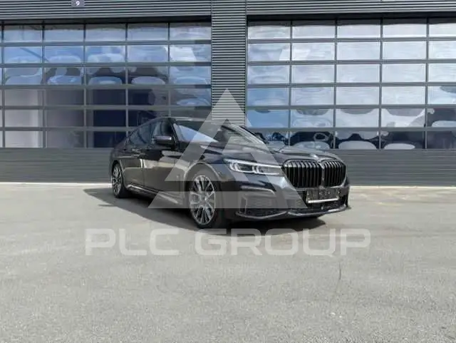 2020 BMW 750