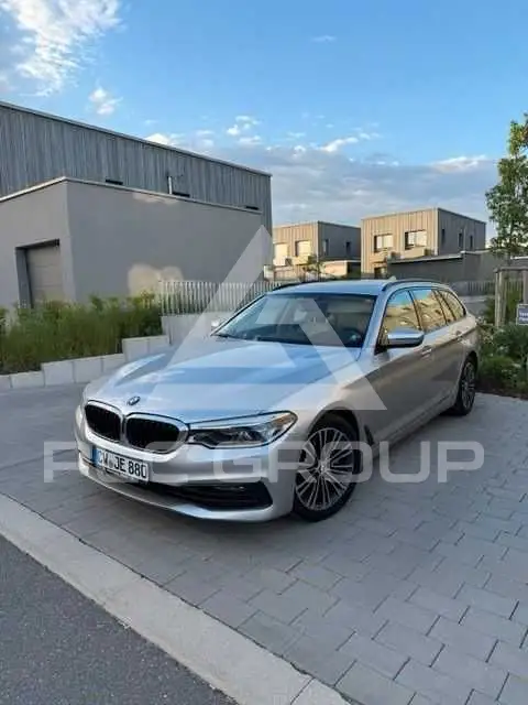 2020 BMW 530