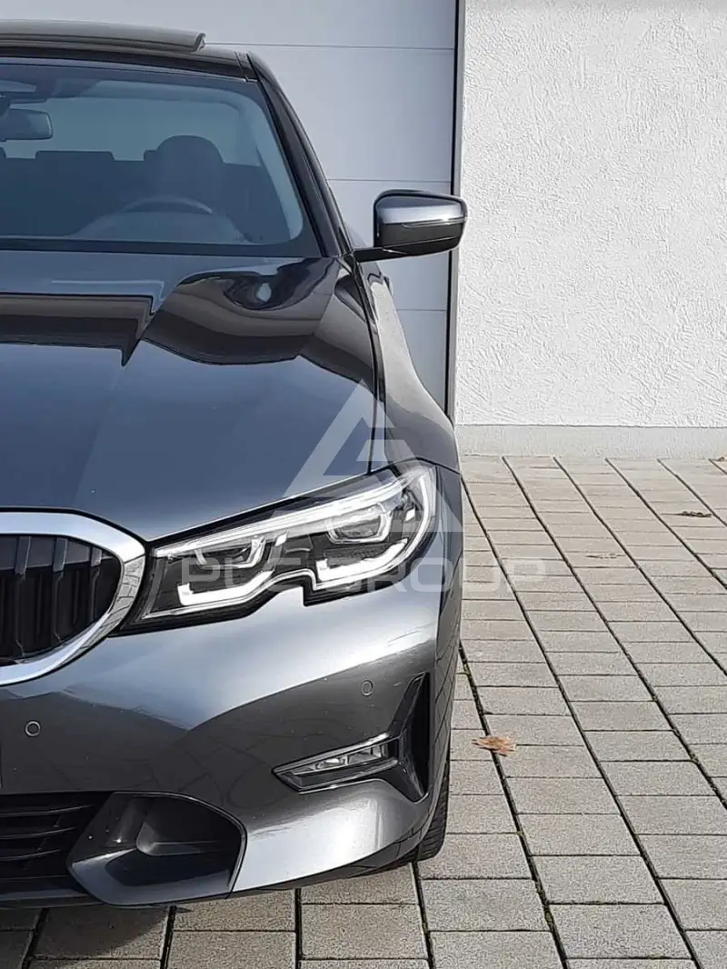 2020 BMW 330