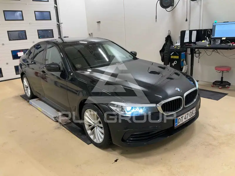 2020 BMW 520
