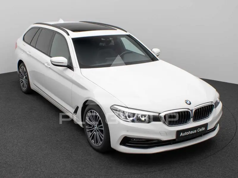 2020 BMW 520