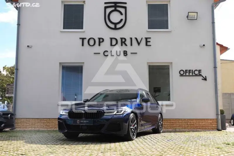 2020 BMW 520