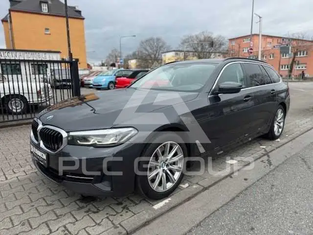 2020 BMW 520