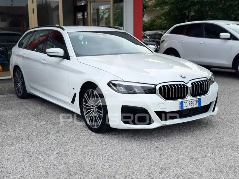 2020 BMW 520