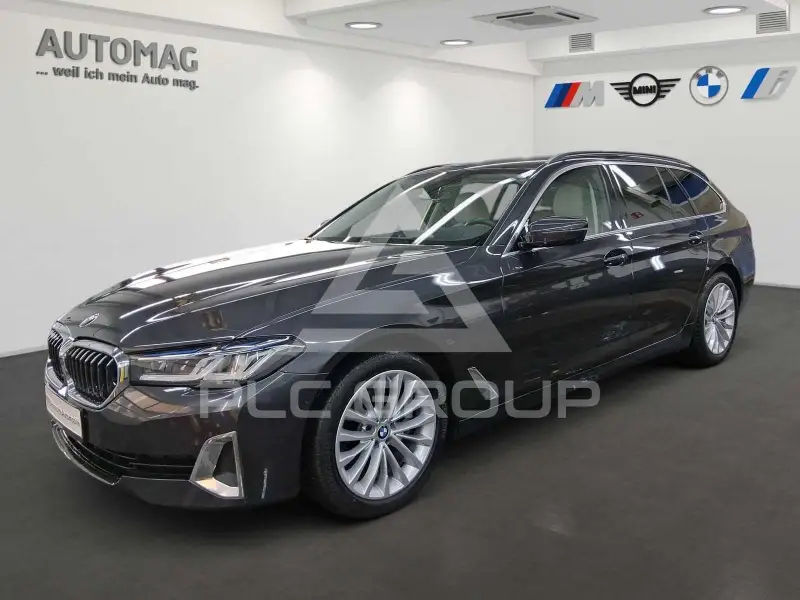 2020 BMW 520