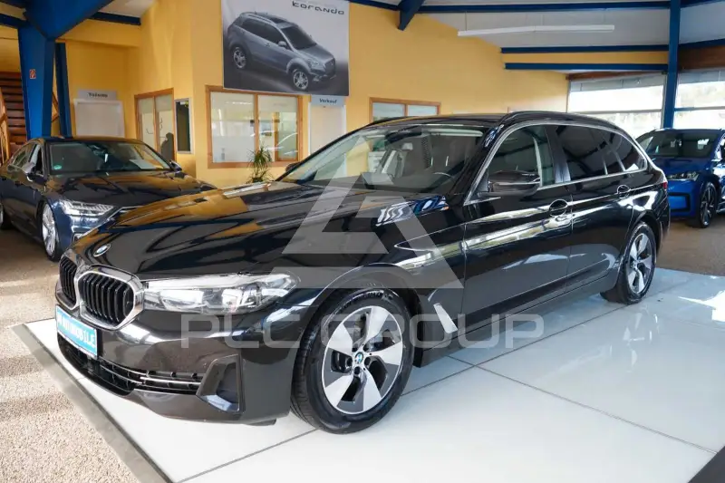 2020 BMW 520