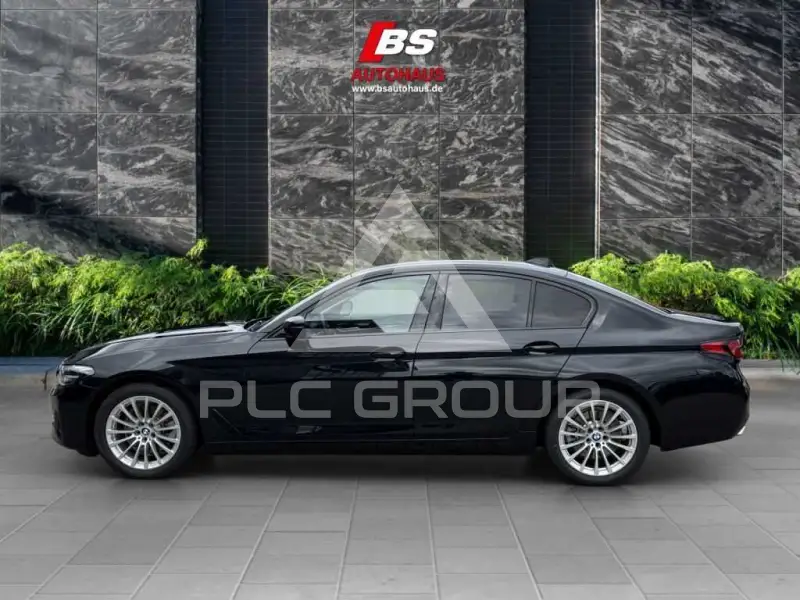 2020 BMW 520