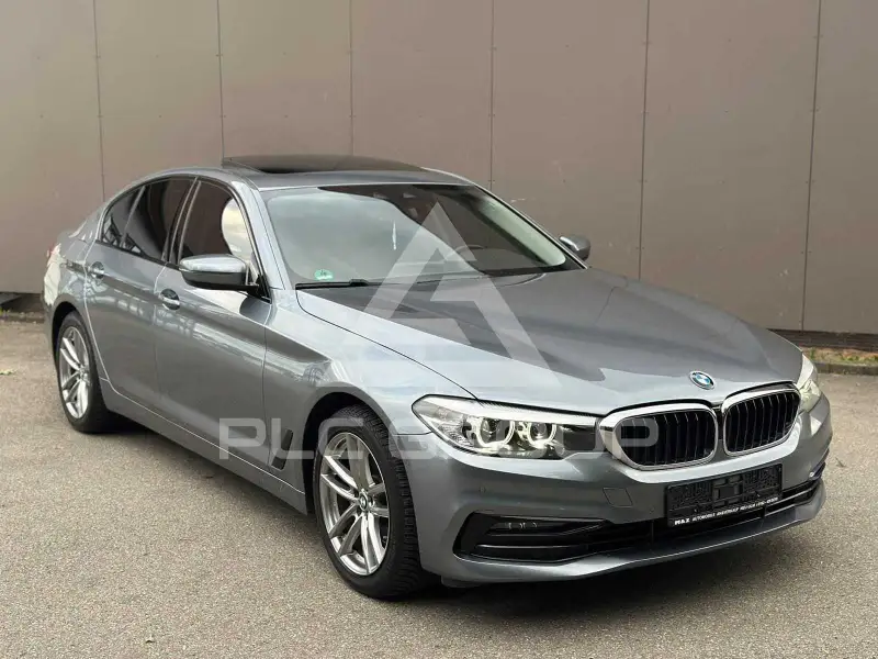 2020 BMW 520
