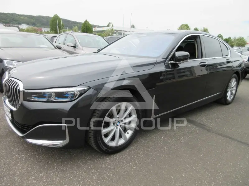 2020 BMW 730