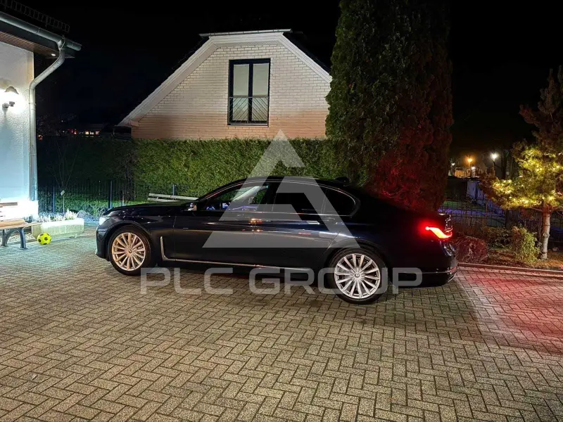 2020 BMW 730