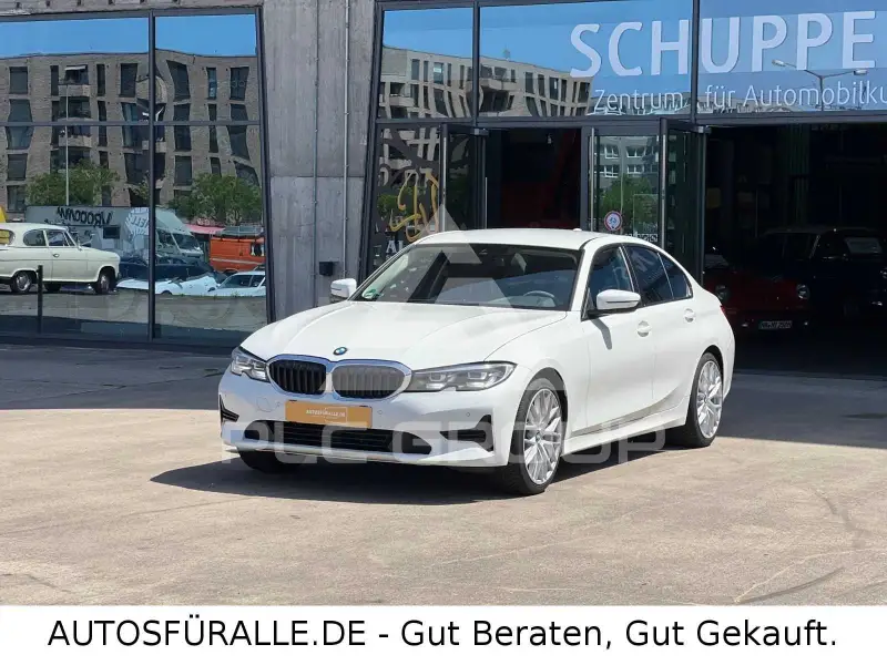 2020 BMW 318