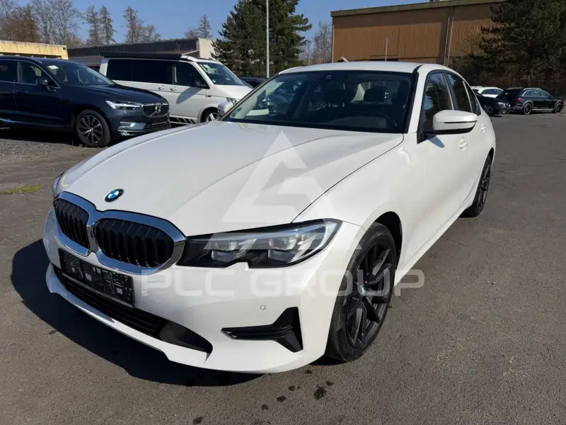 2020 BMW 318