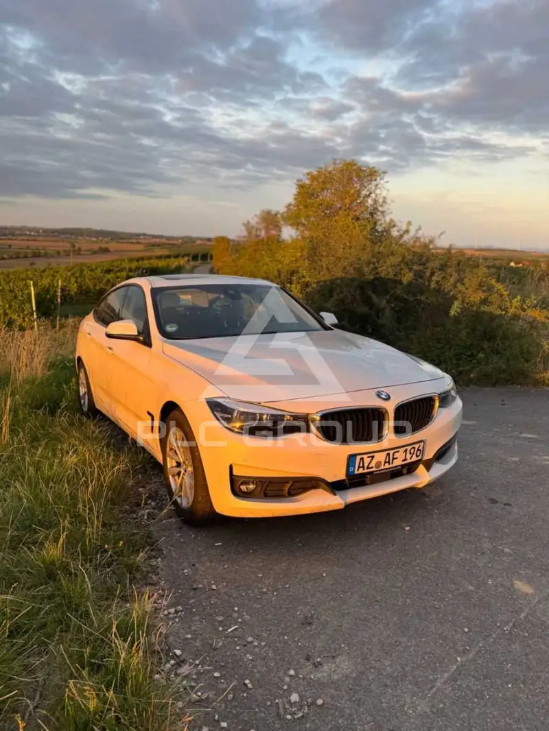 2020 BMW 320
