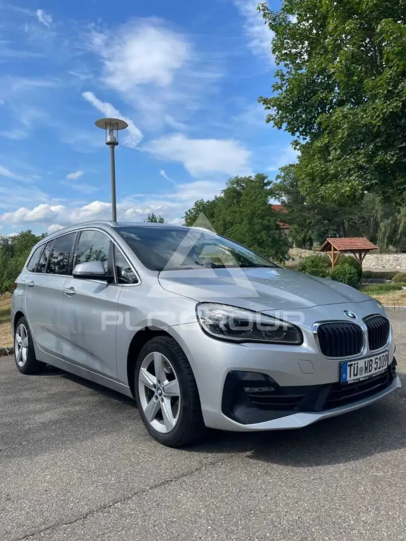 2020 BMW 218
