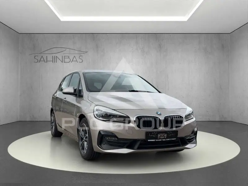 2020 BMW 220