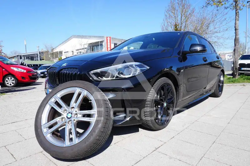 2020 BMW 120