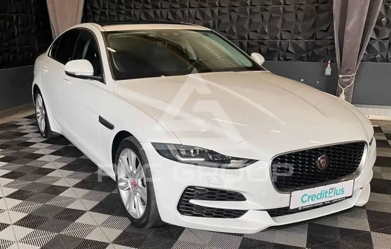 2020 Jaguar XE