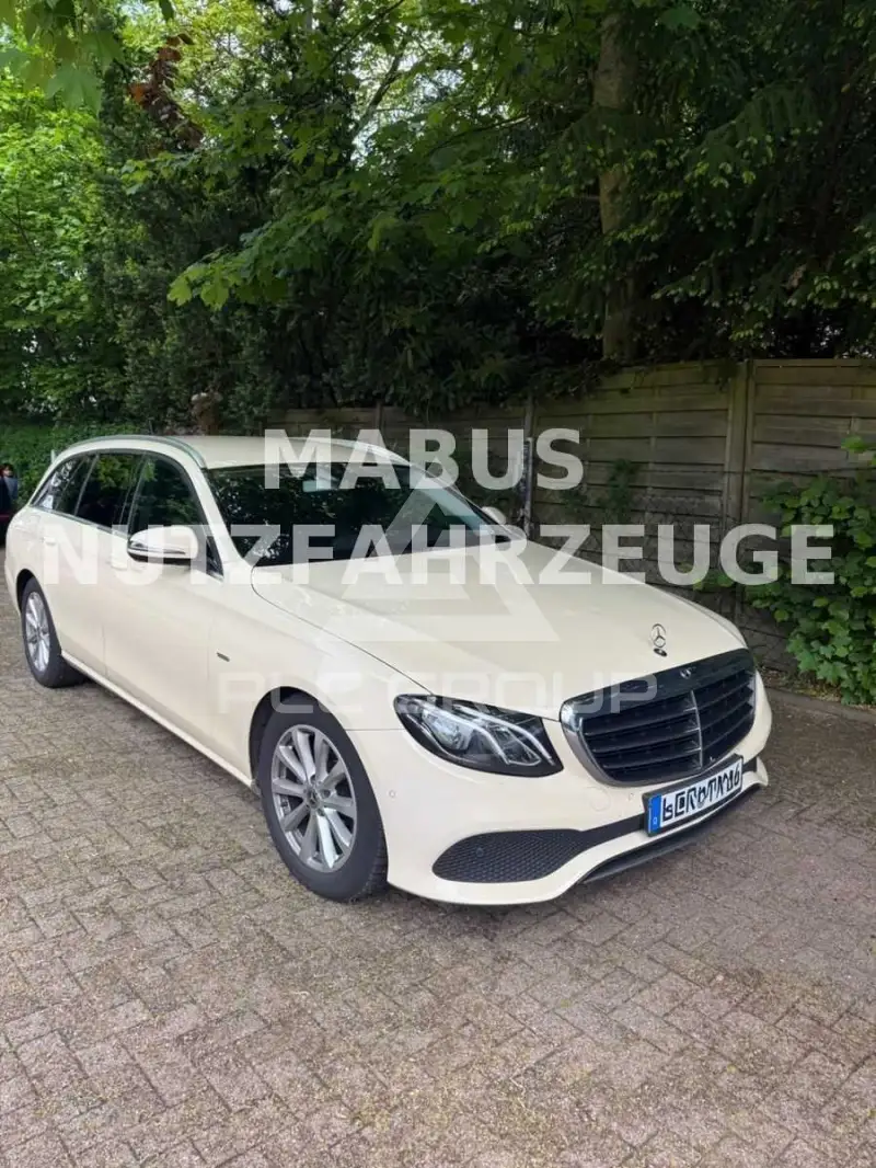 2020 Mercedes Benz E 200