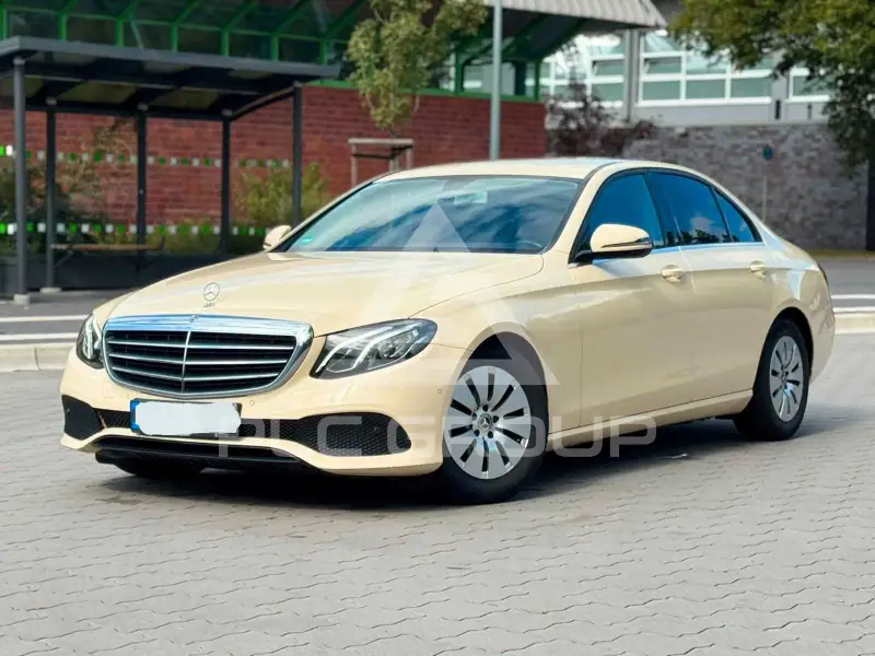 2020 Mercedes Benz E 200