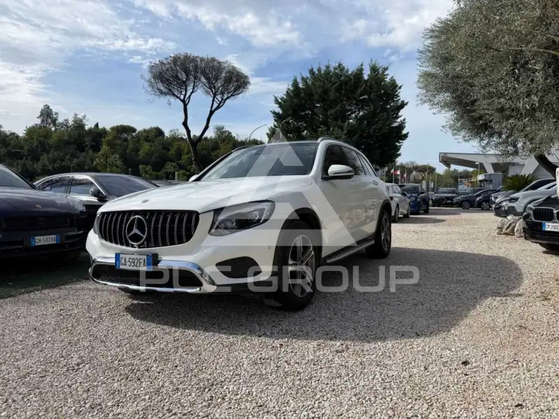 2020 Mercedes Benz GLC 220