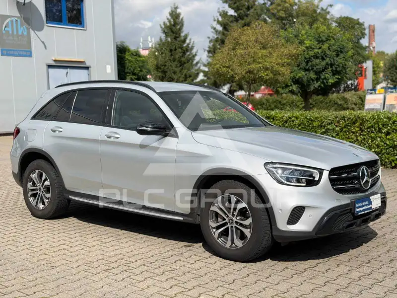 2020 Mercedes Benz GLC 220