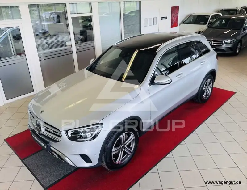 2020 Mercedes Benz GLC 220