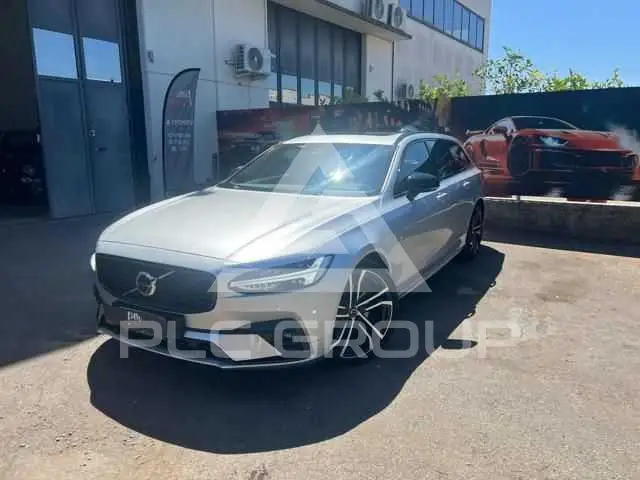 2020 Volvo V90