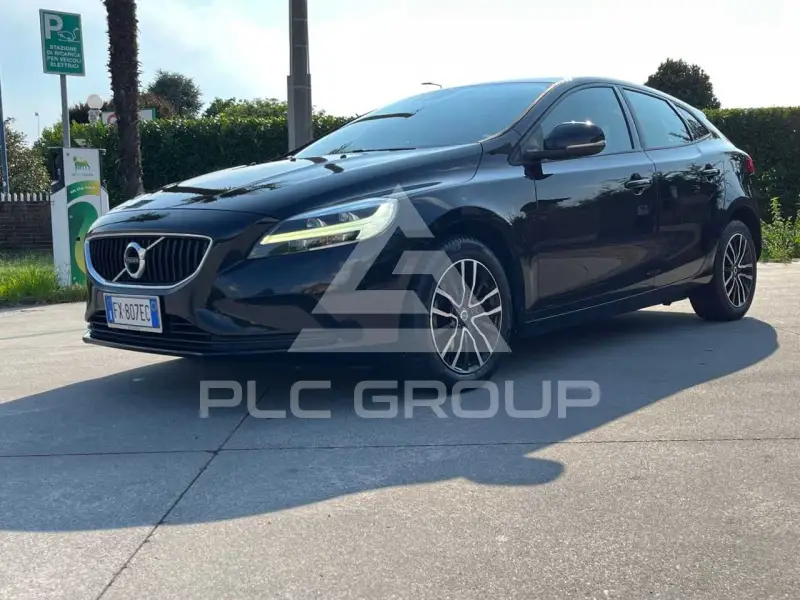 2020 Volvo V40