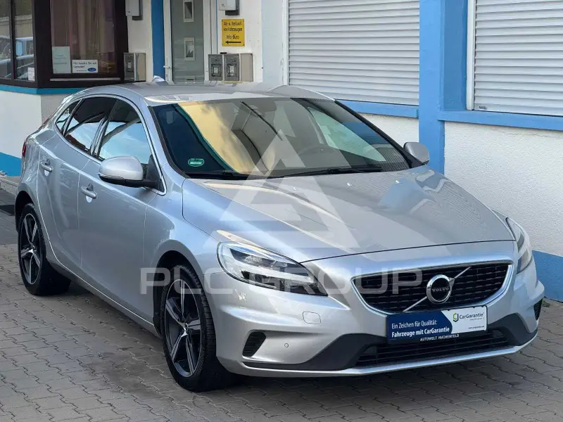 2020 Volvo V40