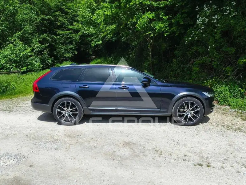 2020 Volvo V90