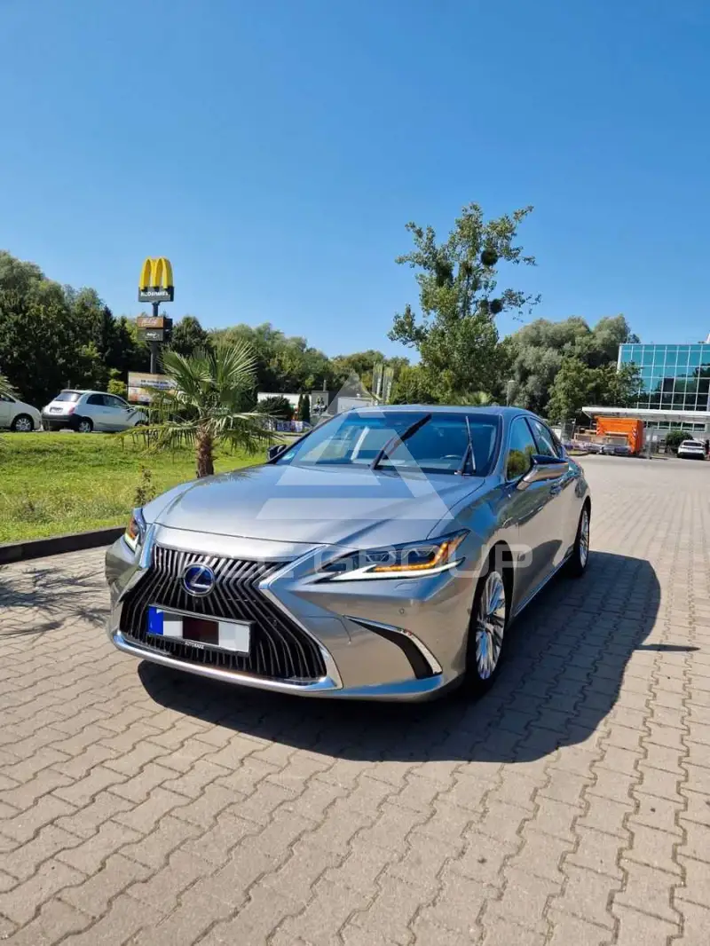 2020 Lexus ES300