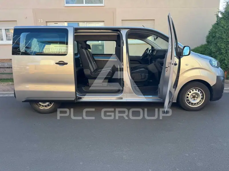 2020 Peugeot Traveller
