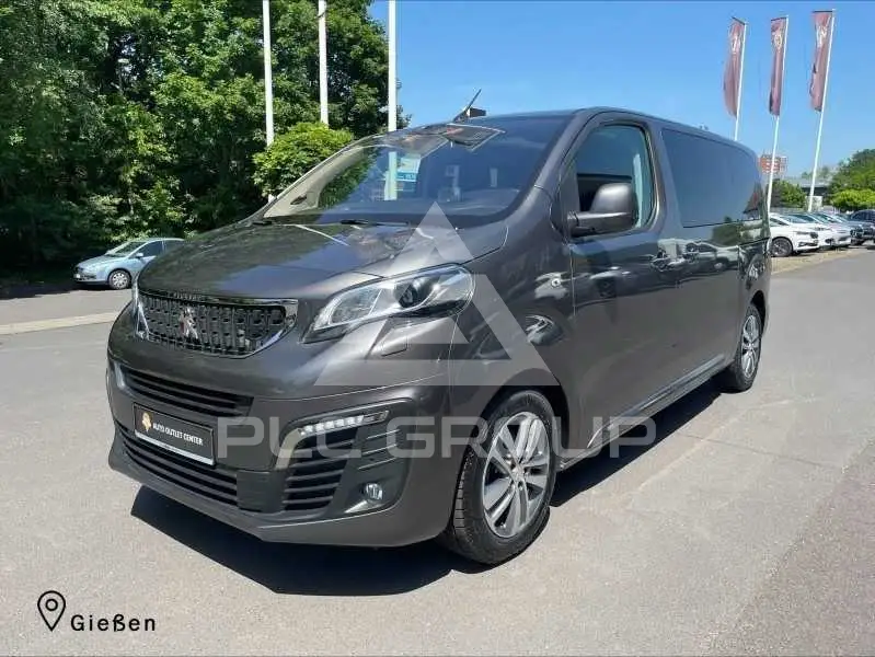 2020 Peugeot Traveller